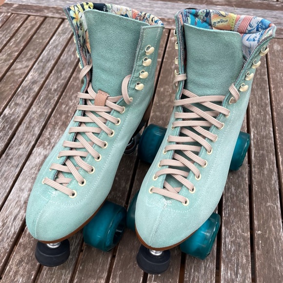 Moxi Shoes - Moxi Lolly Floss Roller Skates Size 8